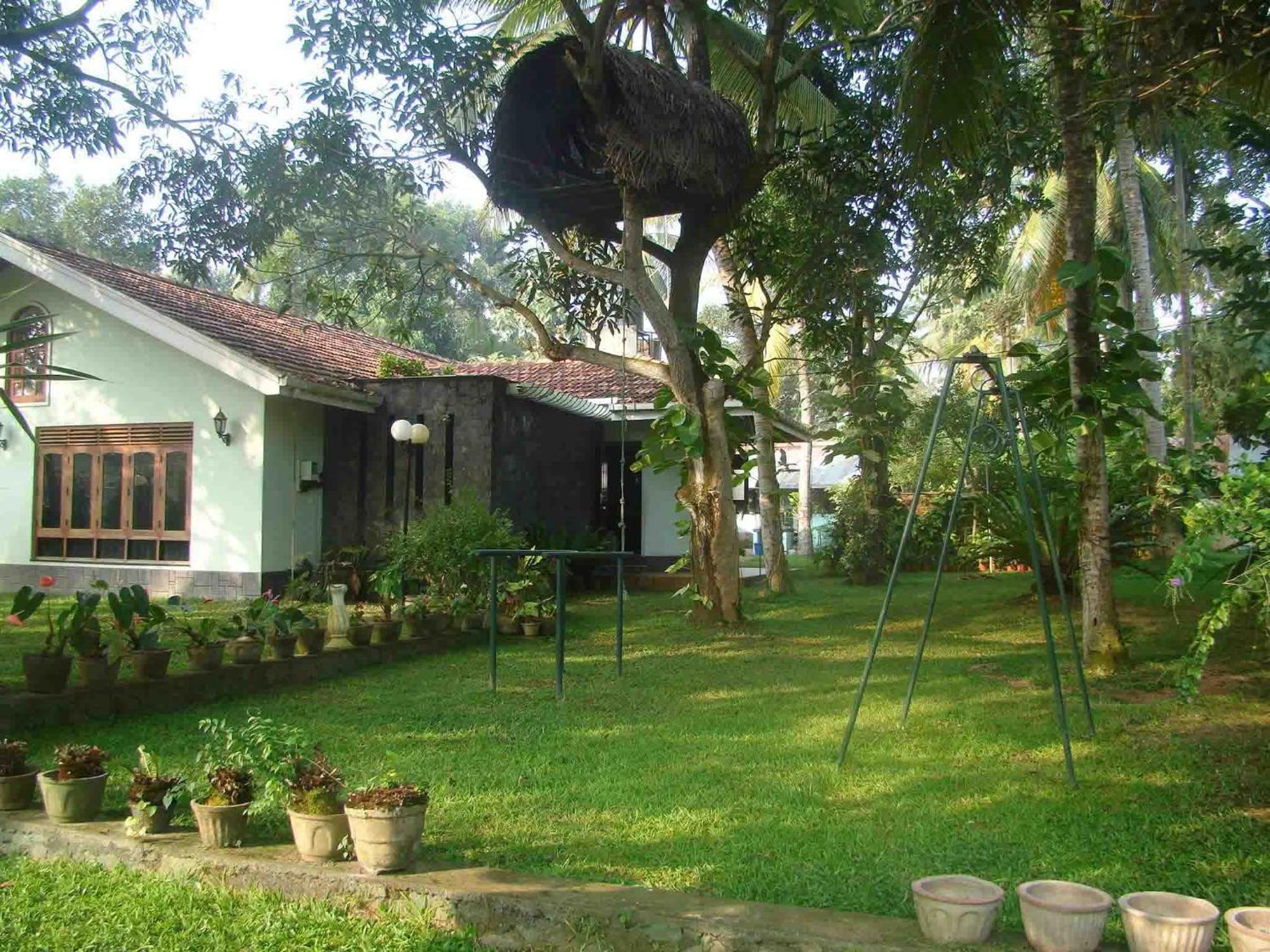 Villa Shade *