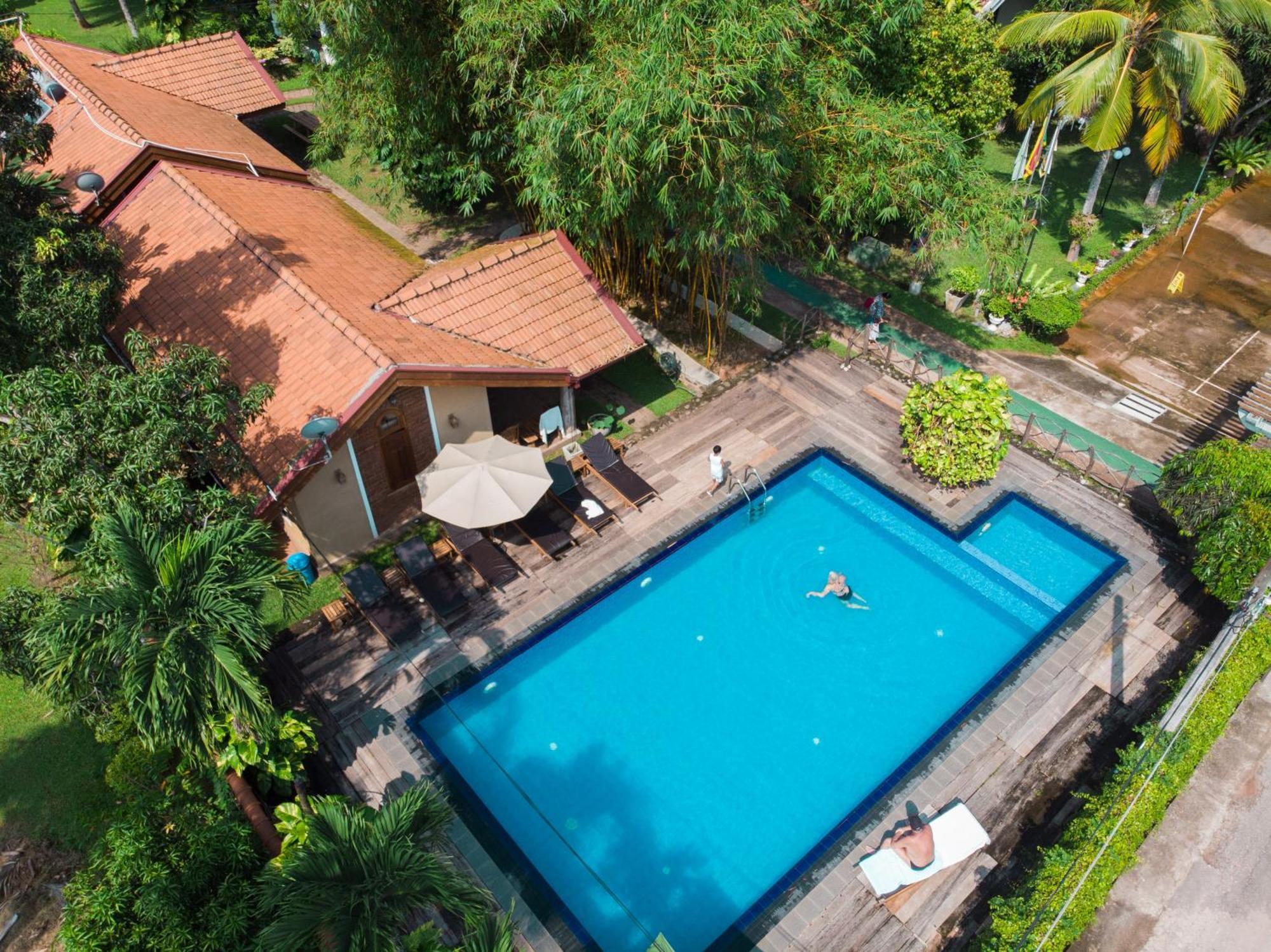 Shade Villa
