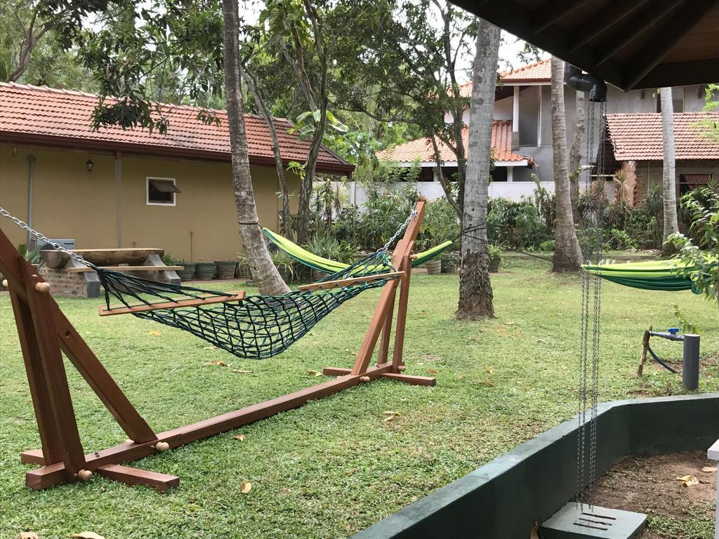 Shade Negombo