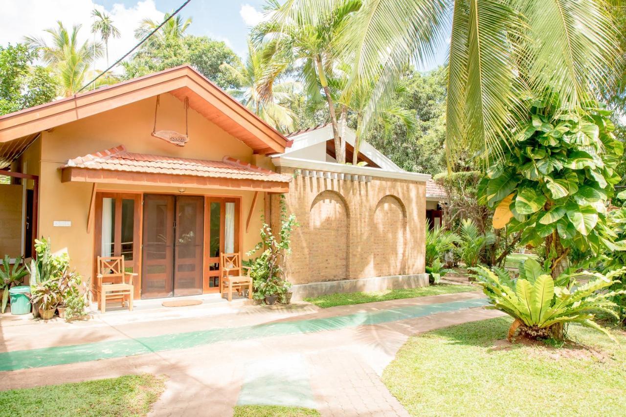 Shade Villa Negombo